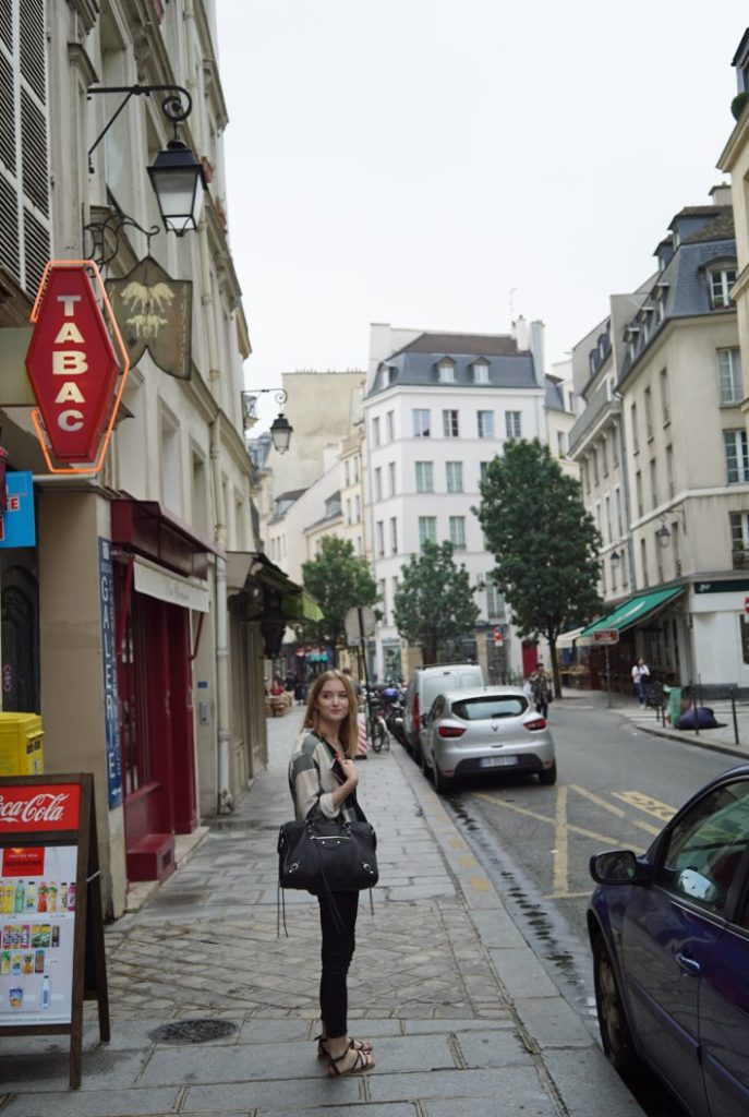 Shopping designer in Paris